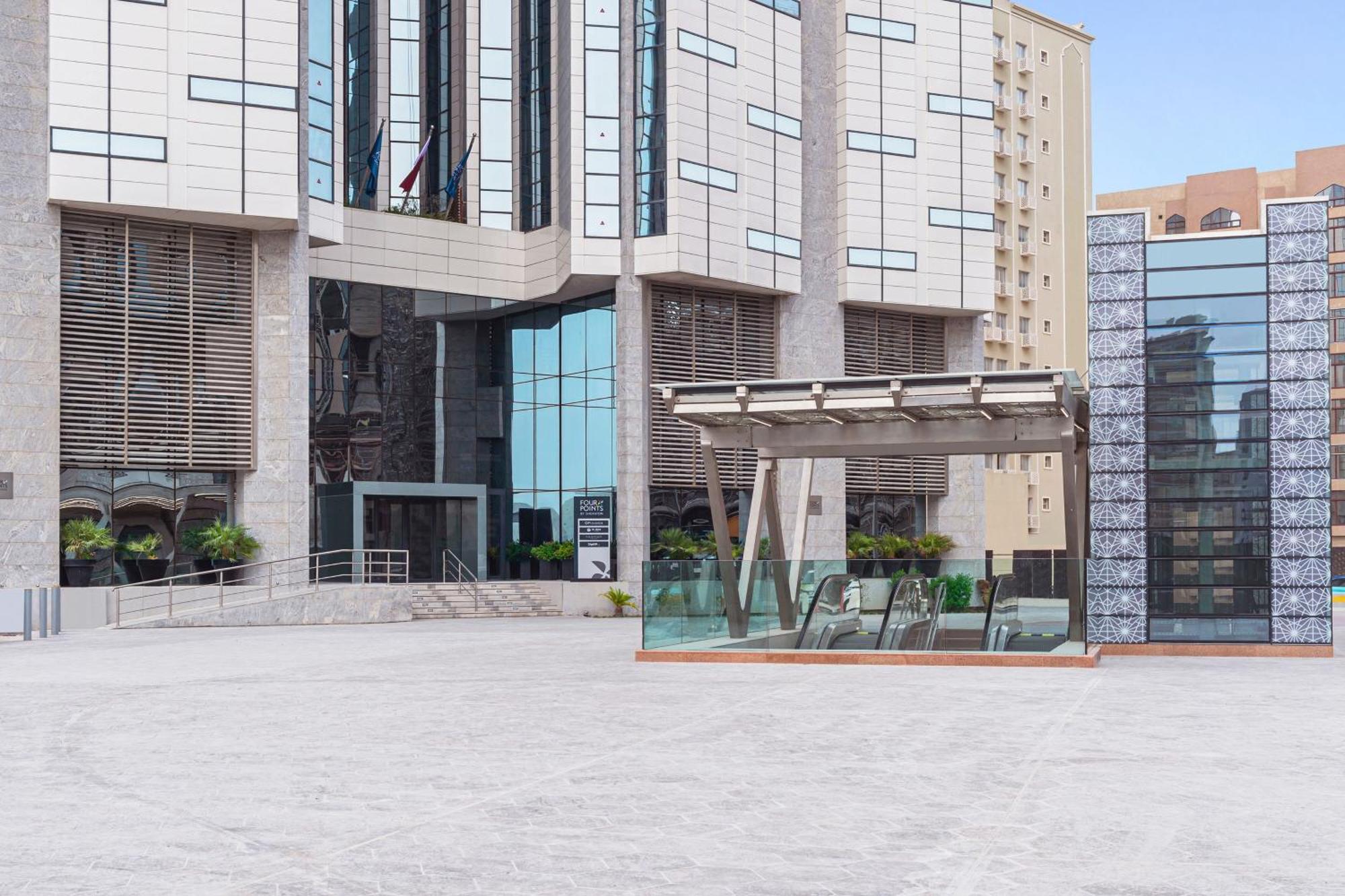 Four Points By Sheraton Доха Екстериор снимка